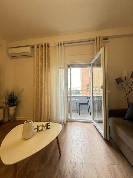 Yellow Apartment Durrës 外观 照片